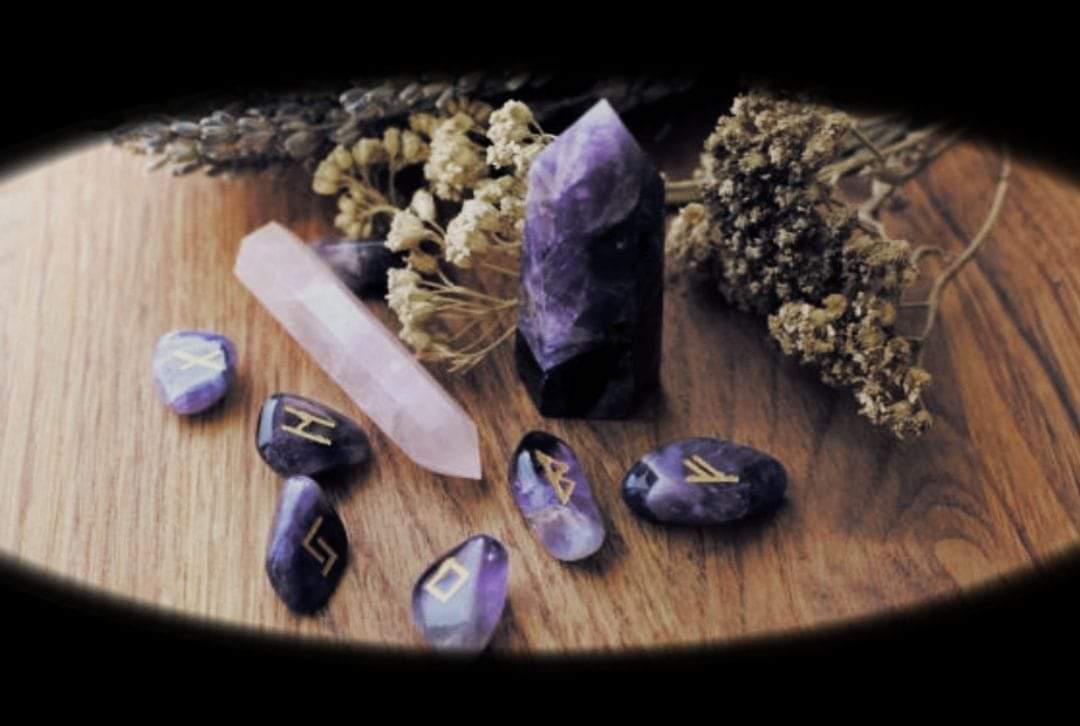 CORSO ON LINE RUNE E CRISTALLI